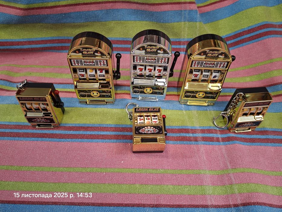 Казино брелок игровой автомат игрушки золотой серебристый casino