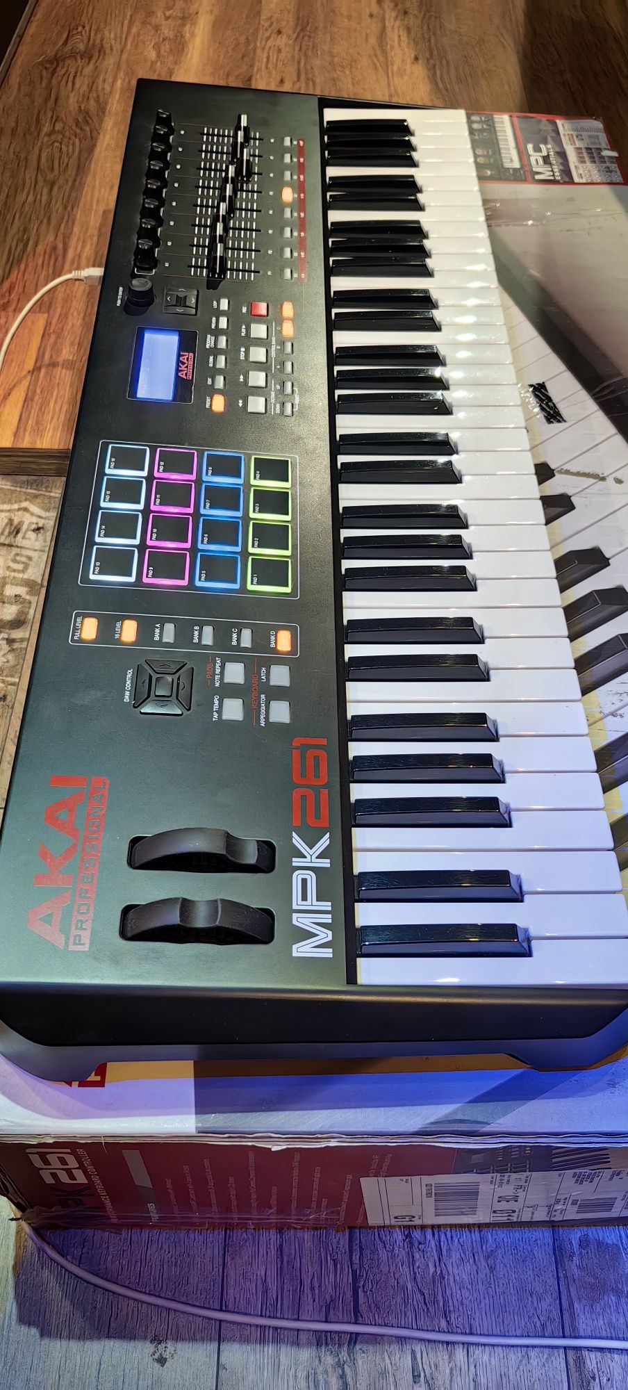 Akai MPK261 klawiatura sterująca. Keyboard Piano