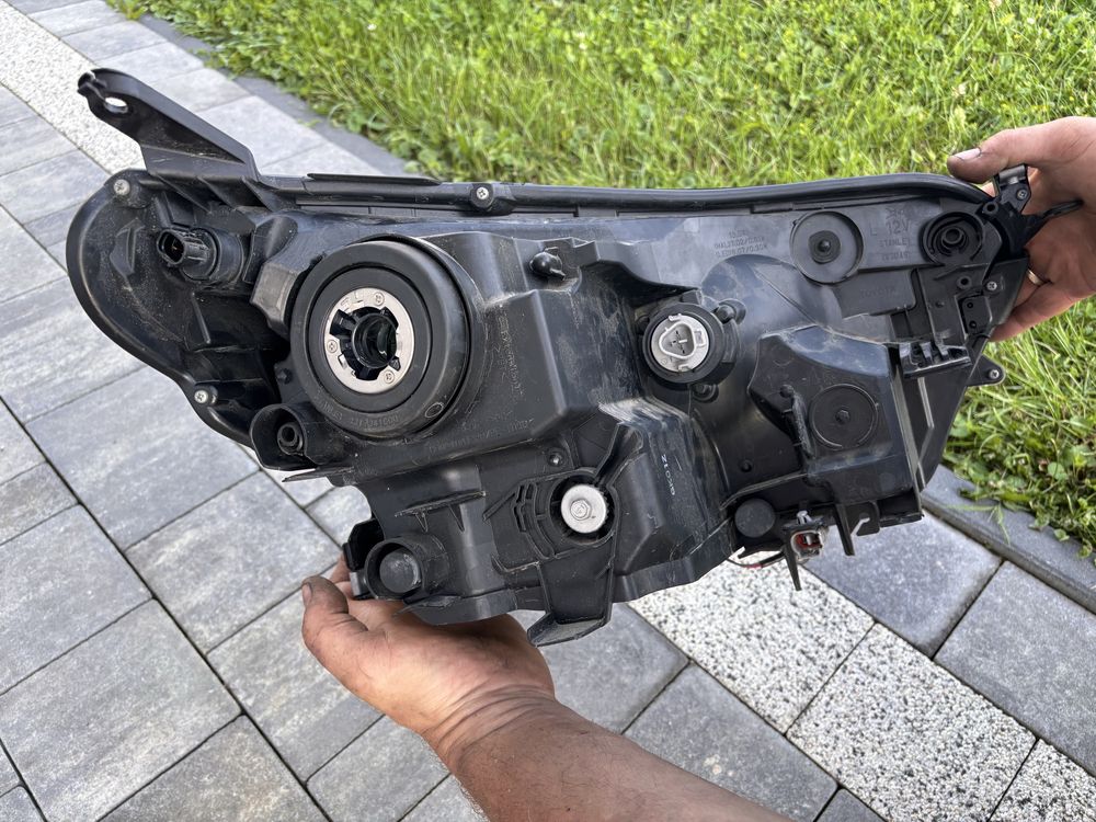 Lampy przednie Toyota rav 4 2017rok