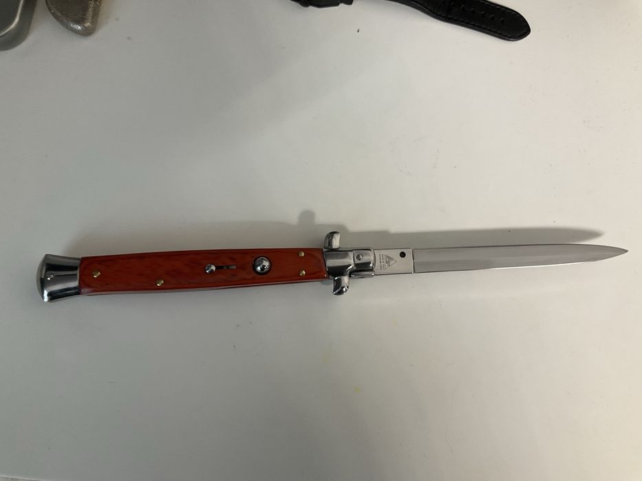 нож стилет итальянский  боевой  режет как скальпель