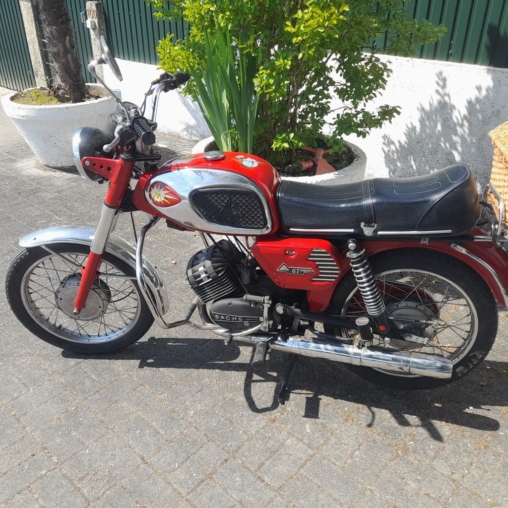 Motorizada restaurada