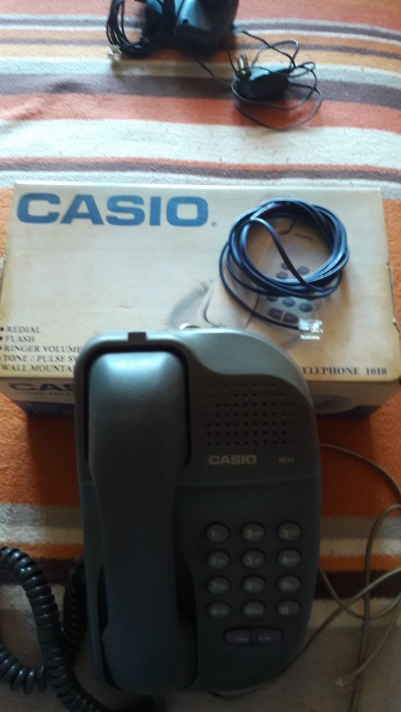 Telefon stacjonarny firmy CASIO