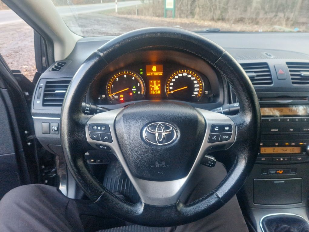 Toyota Avensis 2.0 D4D  продам