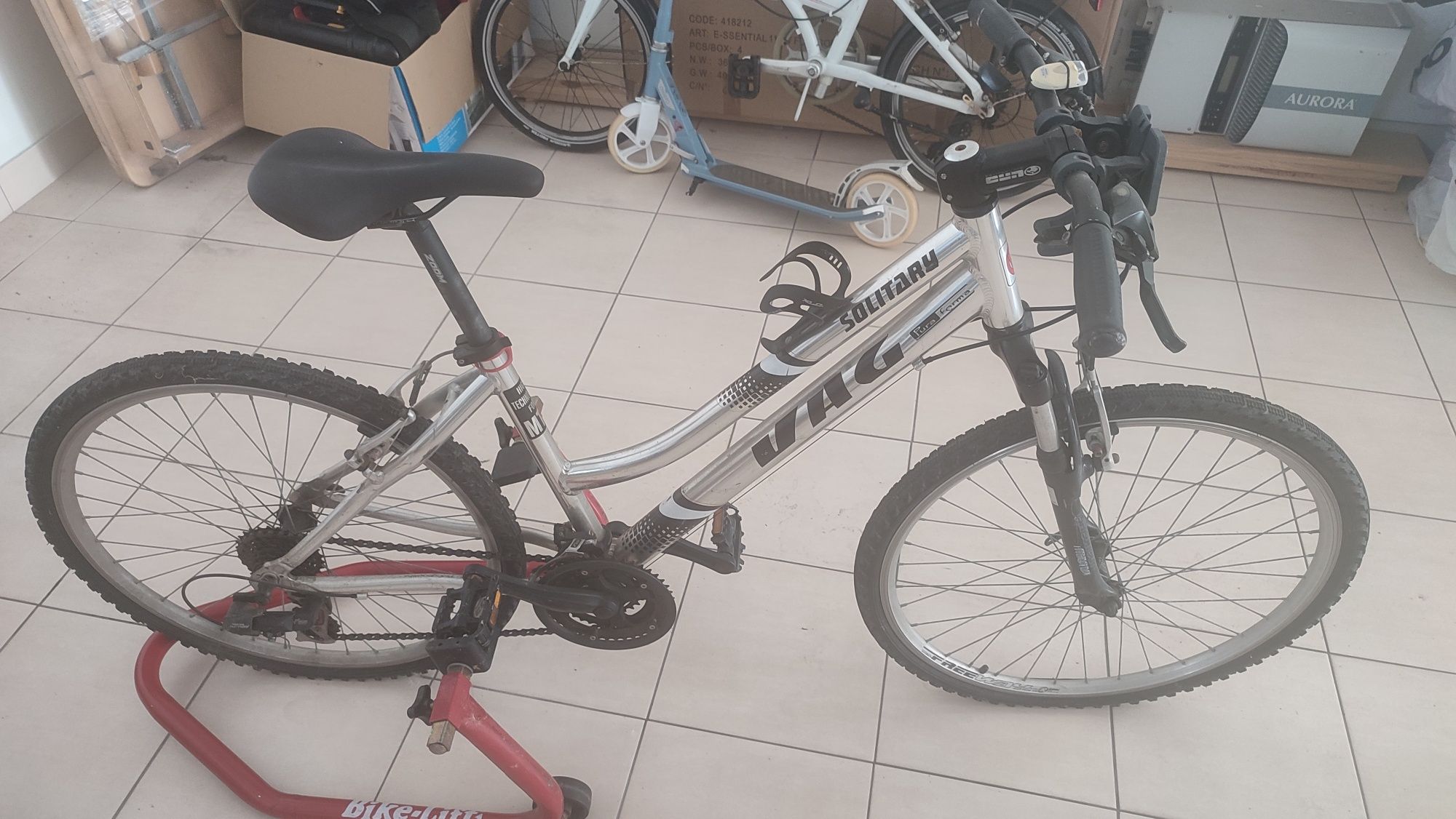 Bicicleta senhora em alumínio