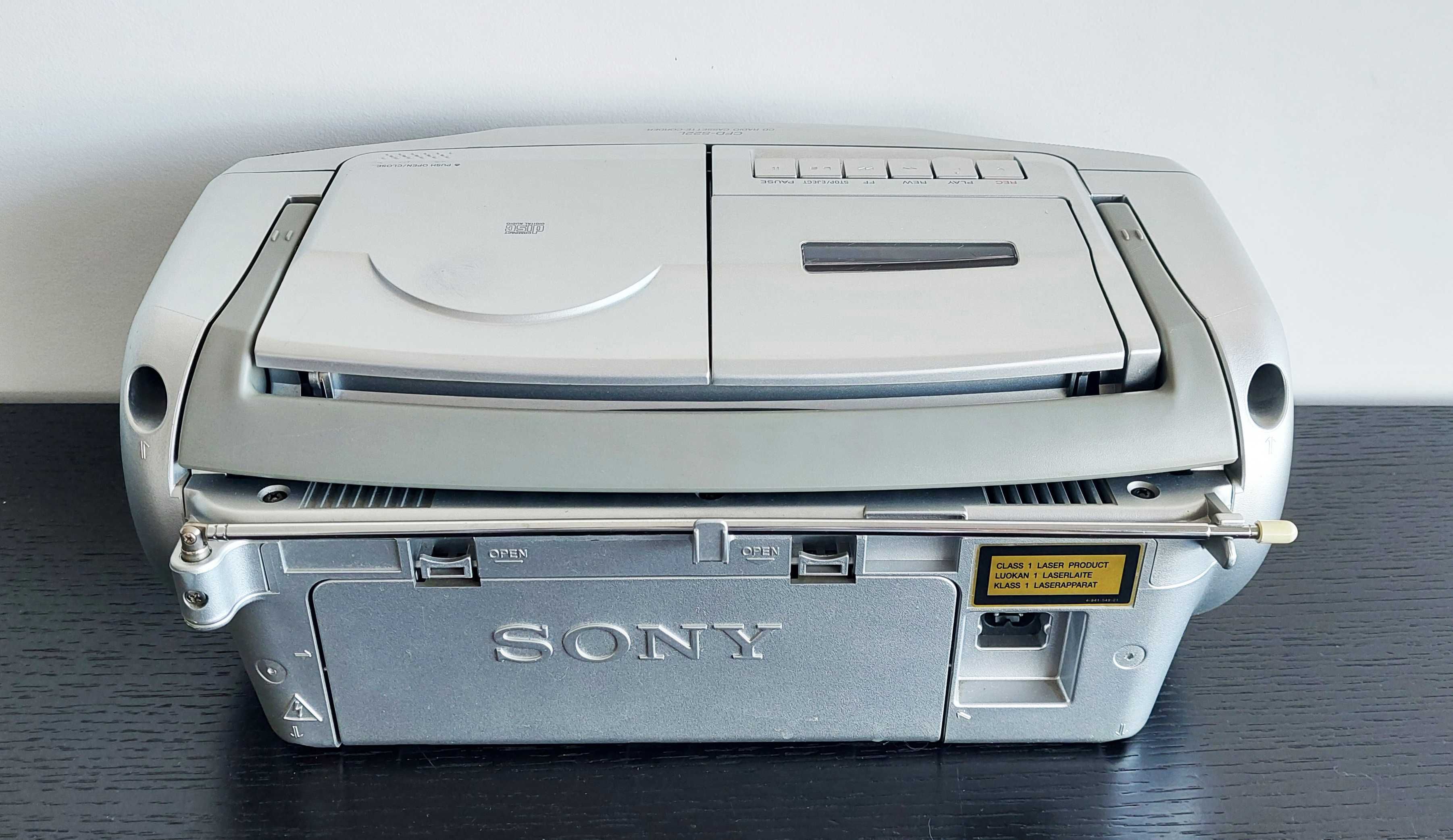 Rádio AM/FM leitor gravador de cassette e leitor de CD Sony CDFD-S22L