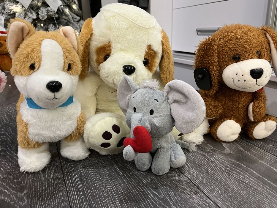 Лот мяких іграшок