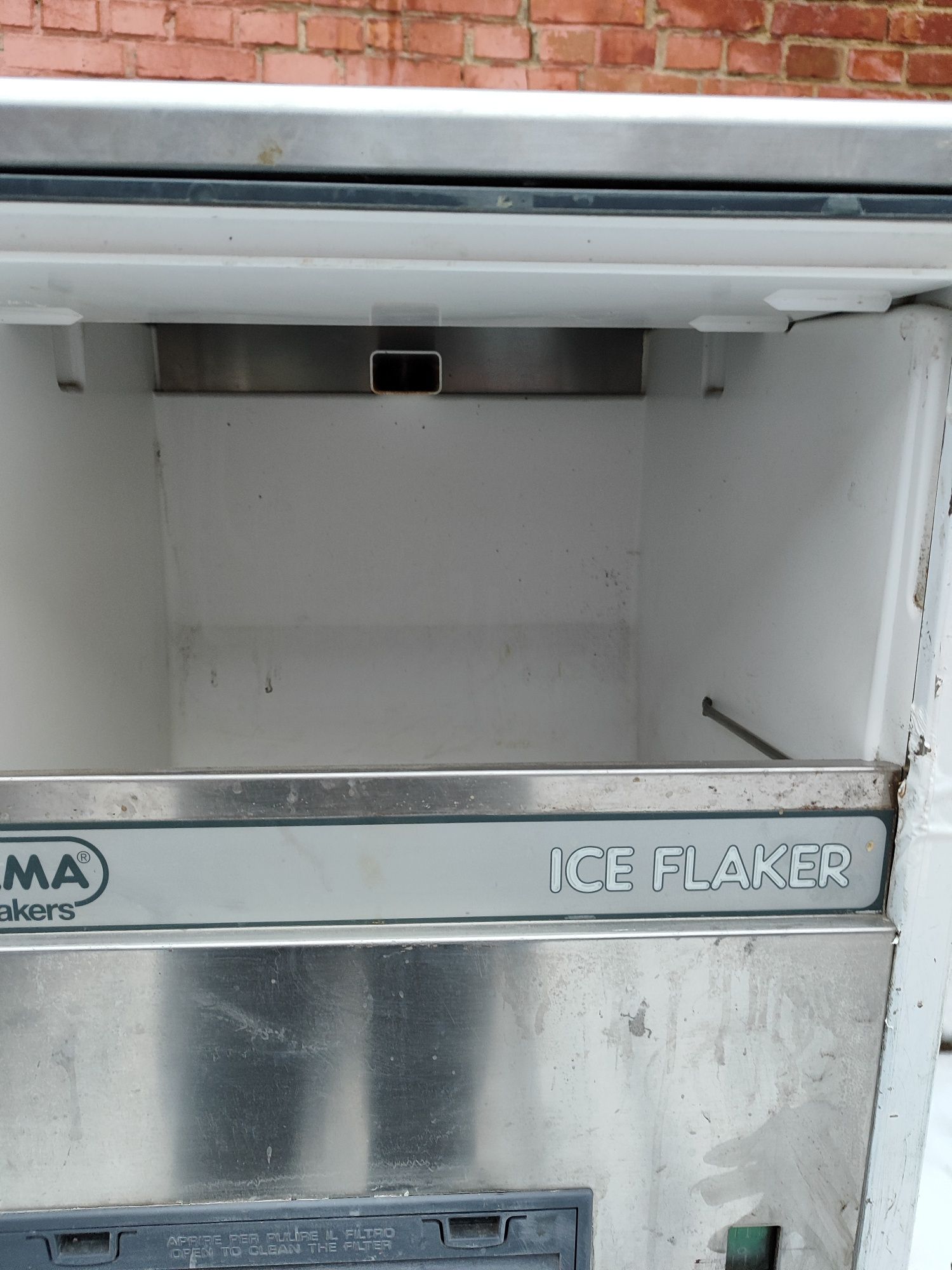Льодогенератор гранульованого льоду Brema GB 601A