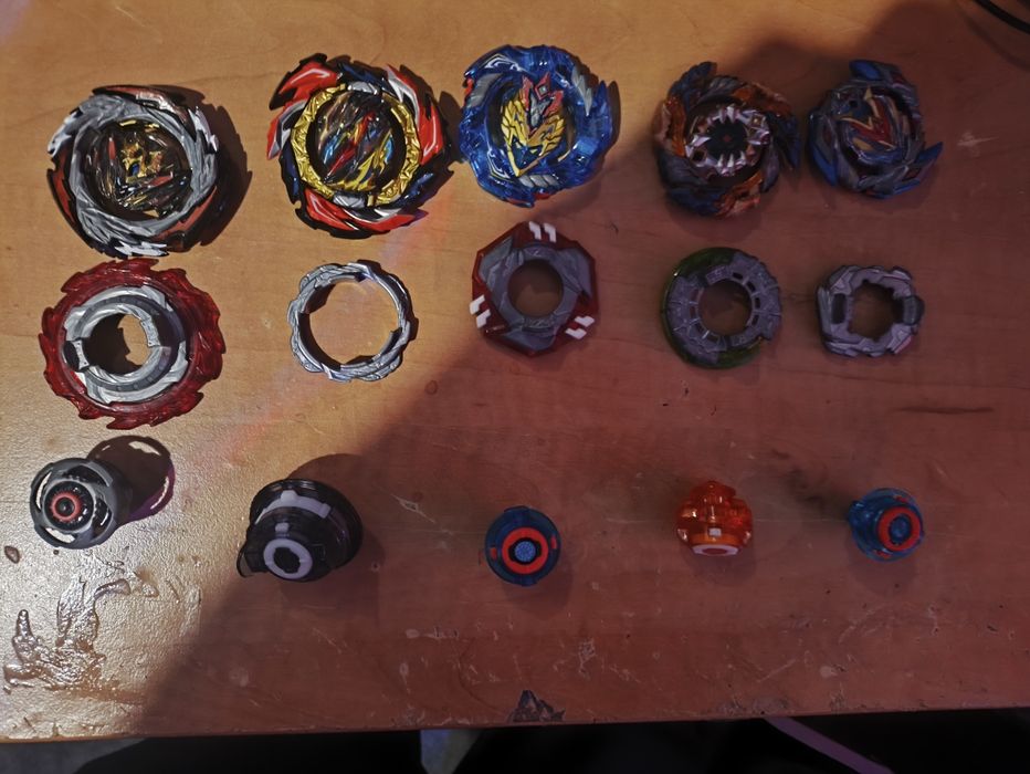 Продам колекцію оригінальних бейблейдів Beyblade Burst + Beyblade X (T