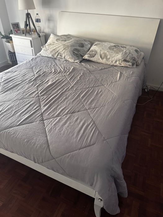 Cama casal bom estado