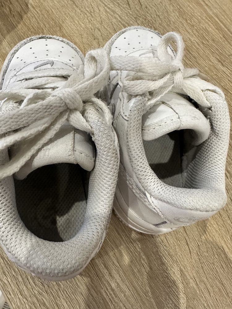 Nike air белые кеды кросовки годик оригинал