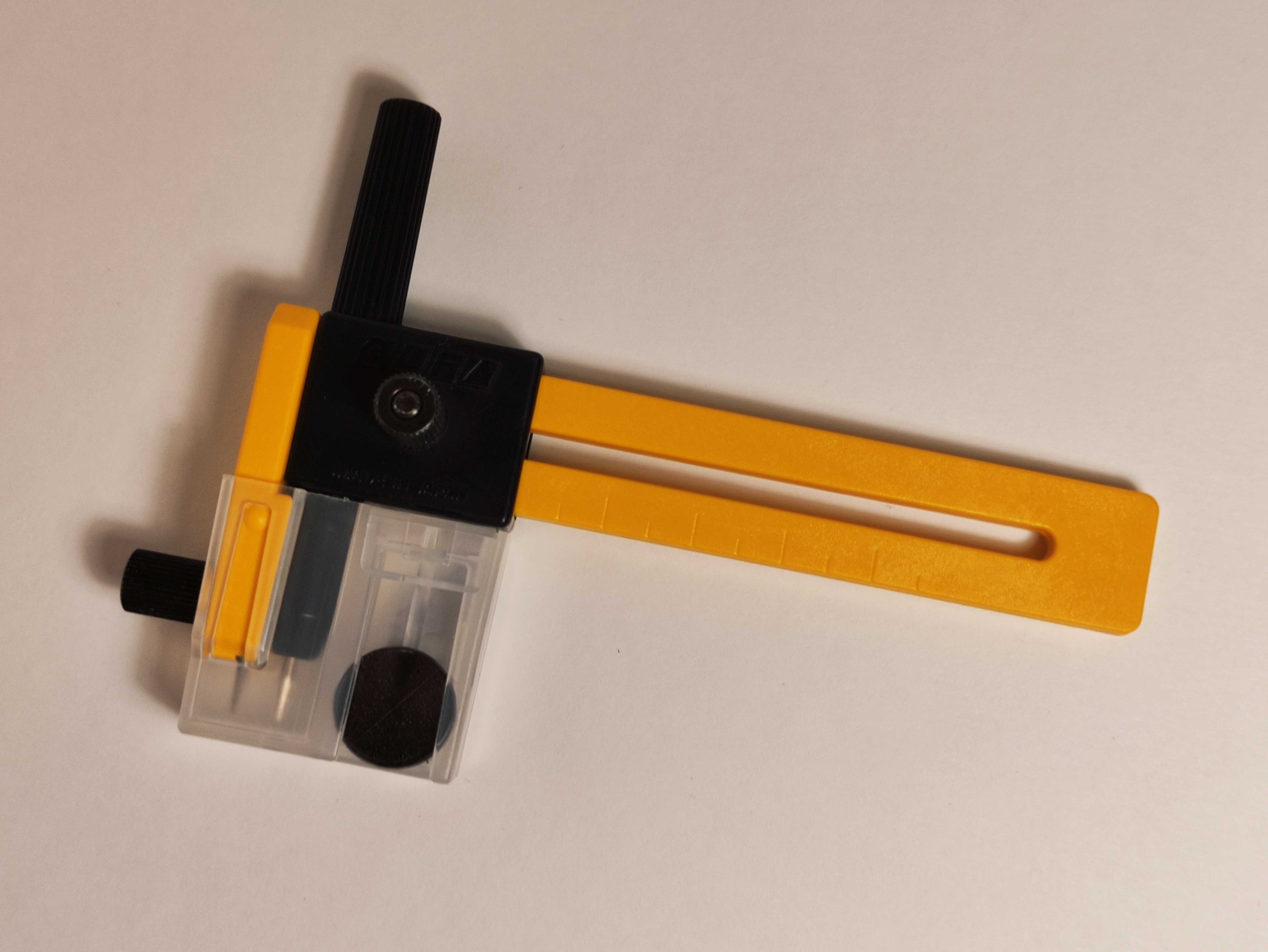 Ferramentas para modelismo Tamiya e Olfa.
