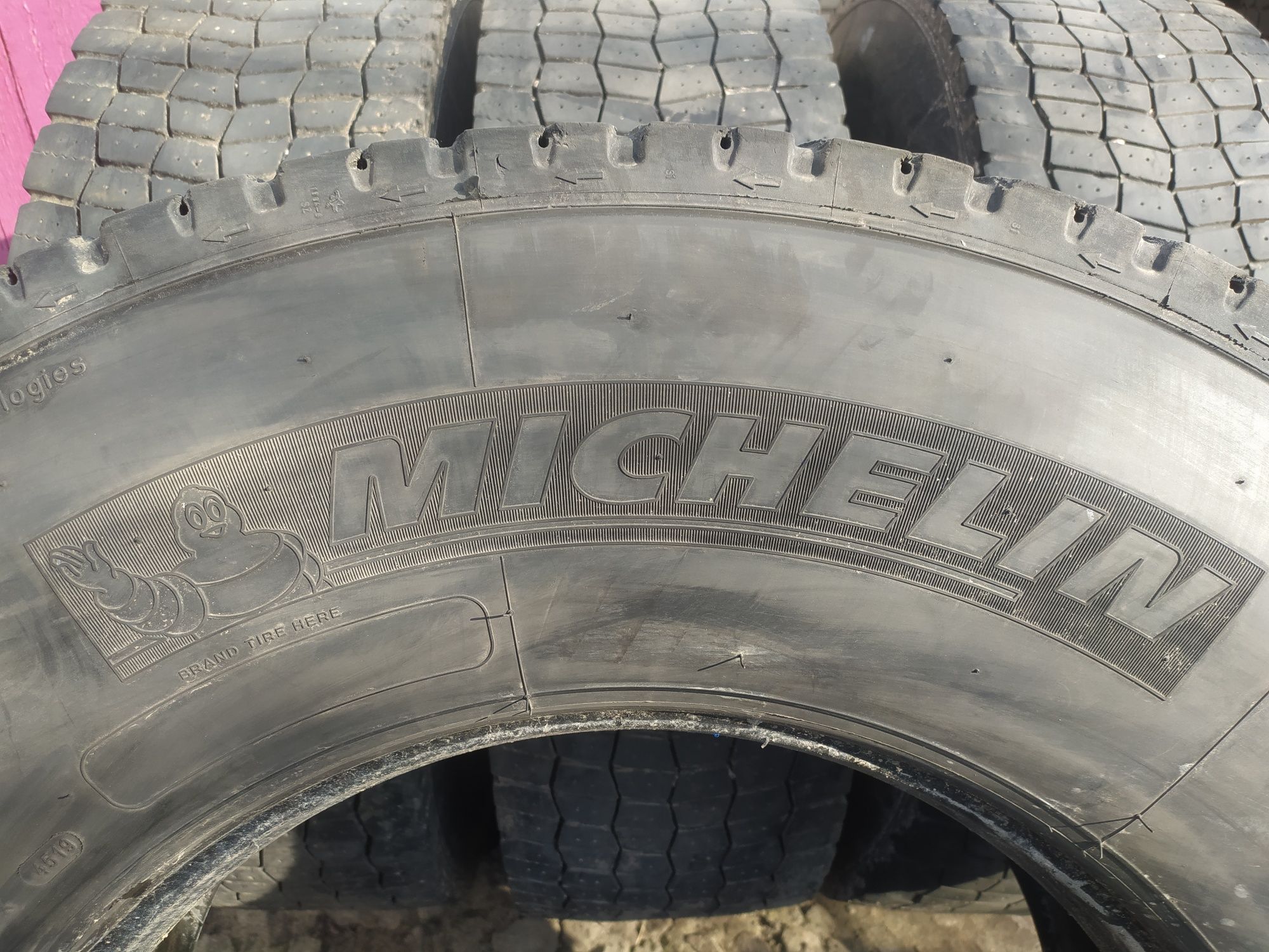Ведучі шини MICHELIN 315/80 R22.5