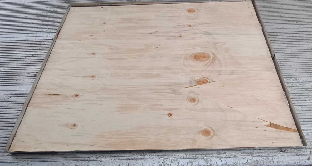 Sprzedam sklejki formatki 75cm x 62cm x 0.6cm