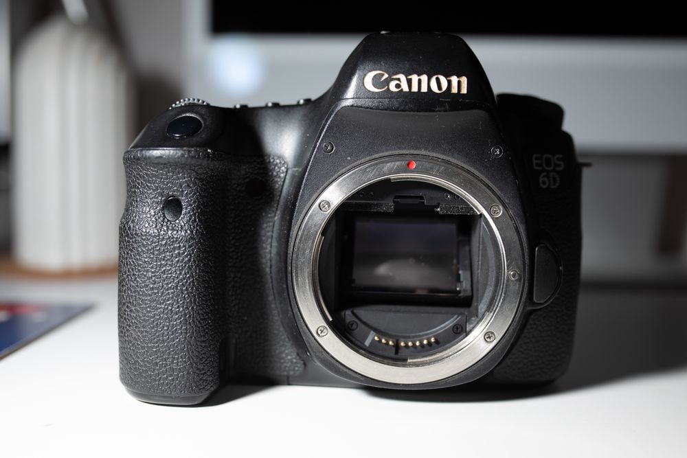 Продам Canon 6D body