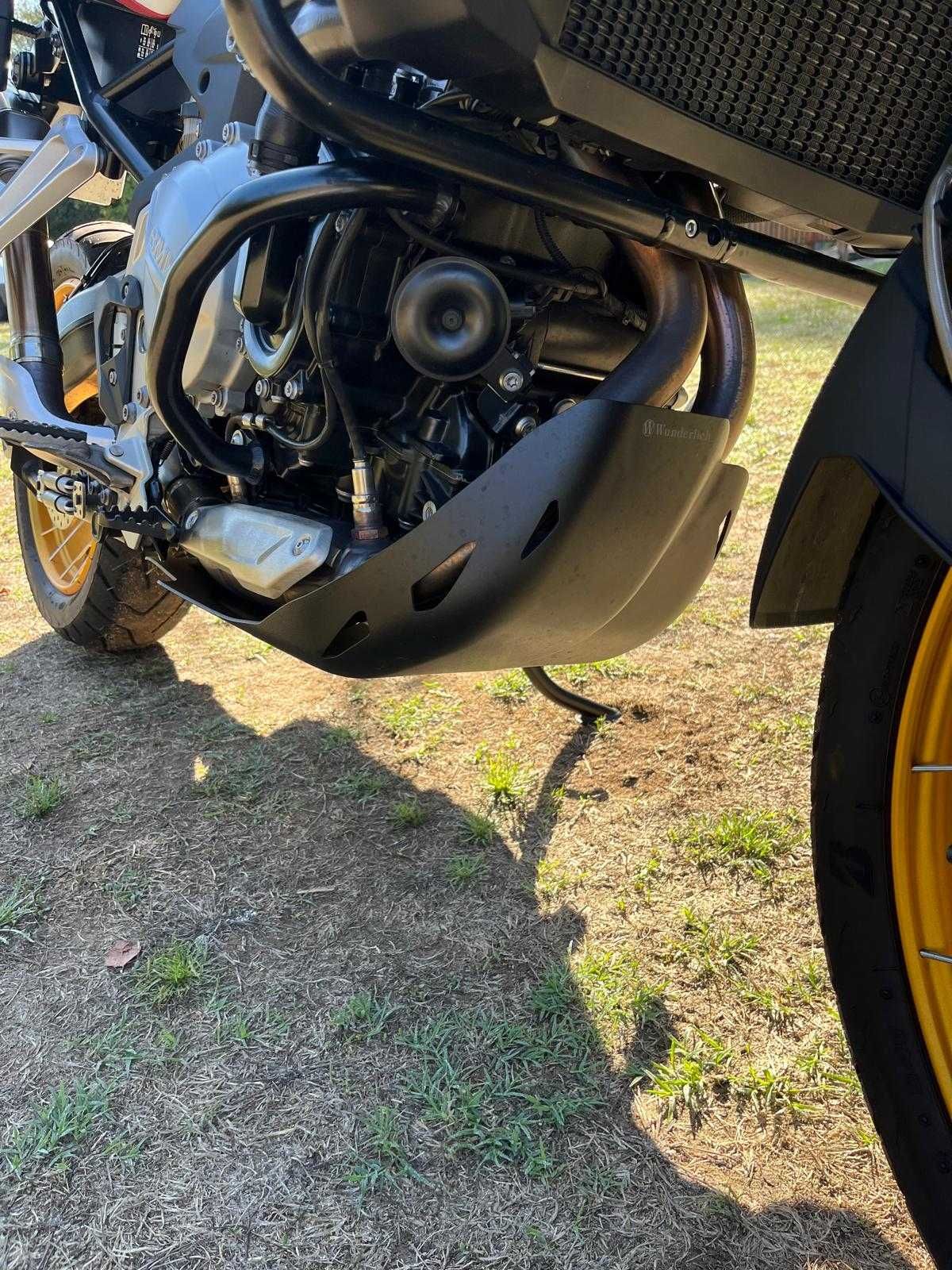 BMW gs F850  Rallye Akrapovic