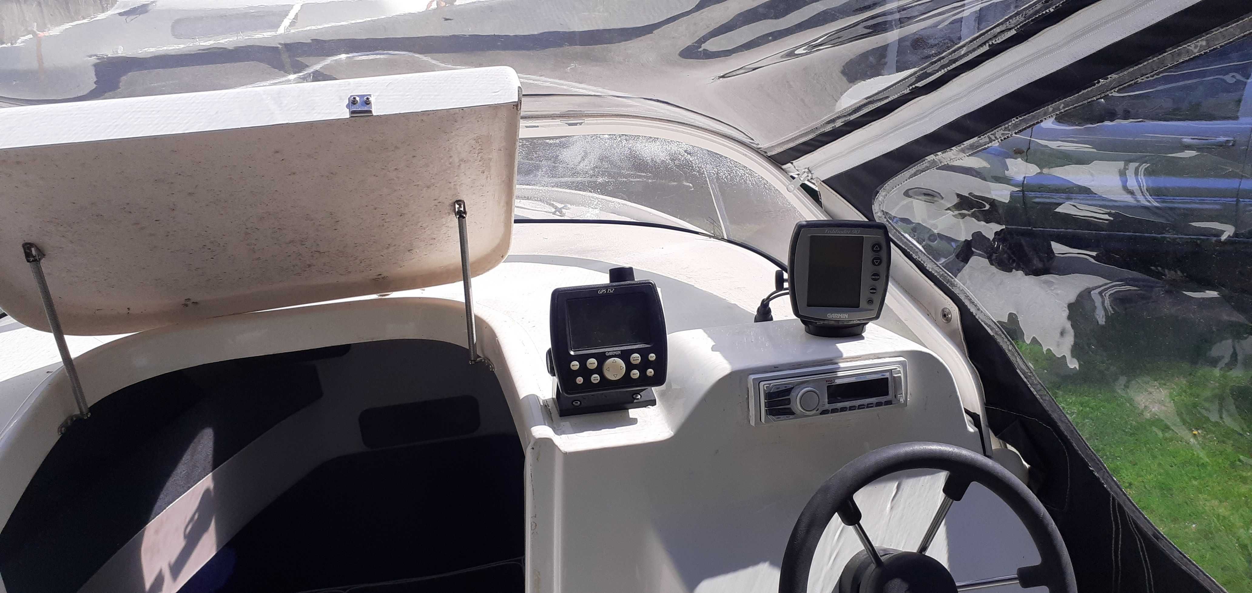 Łódż kabinowa 460  bez patentu spacerowo wędkarska  kpl.