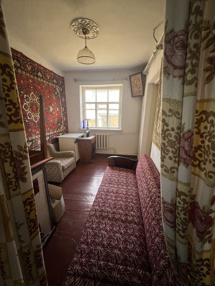 Продається будинок в центрі с.Дирдин,Черкаська обл., вул. Густима Жука