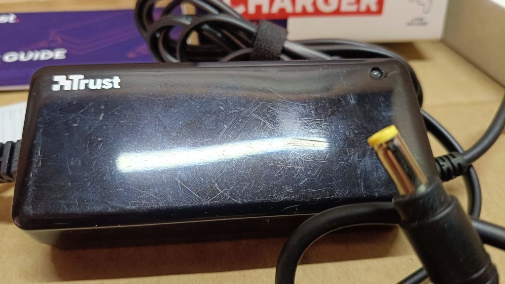 Trust Primo Zasilacz 90W