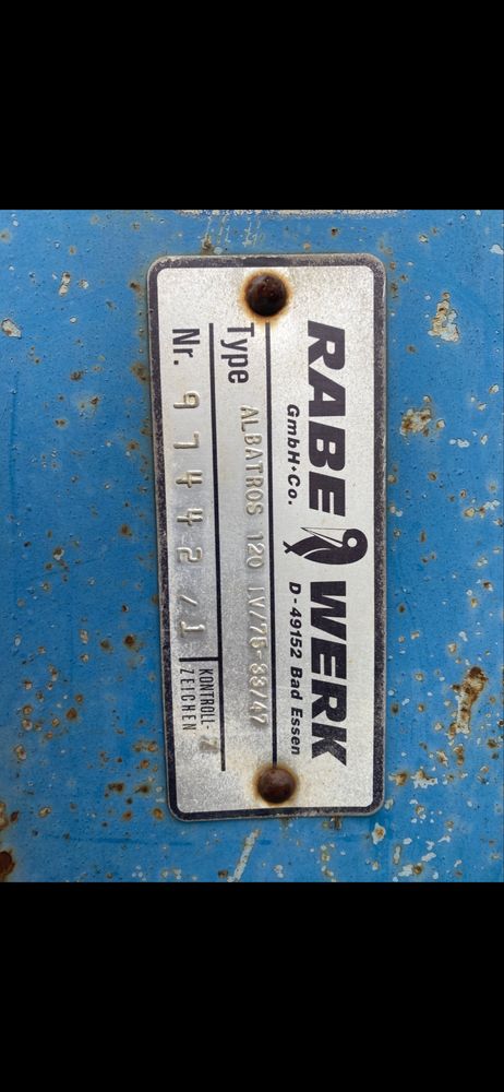 Плуг Rabe Werk Albatros , має 4 корпуси  захват 50 см