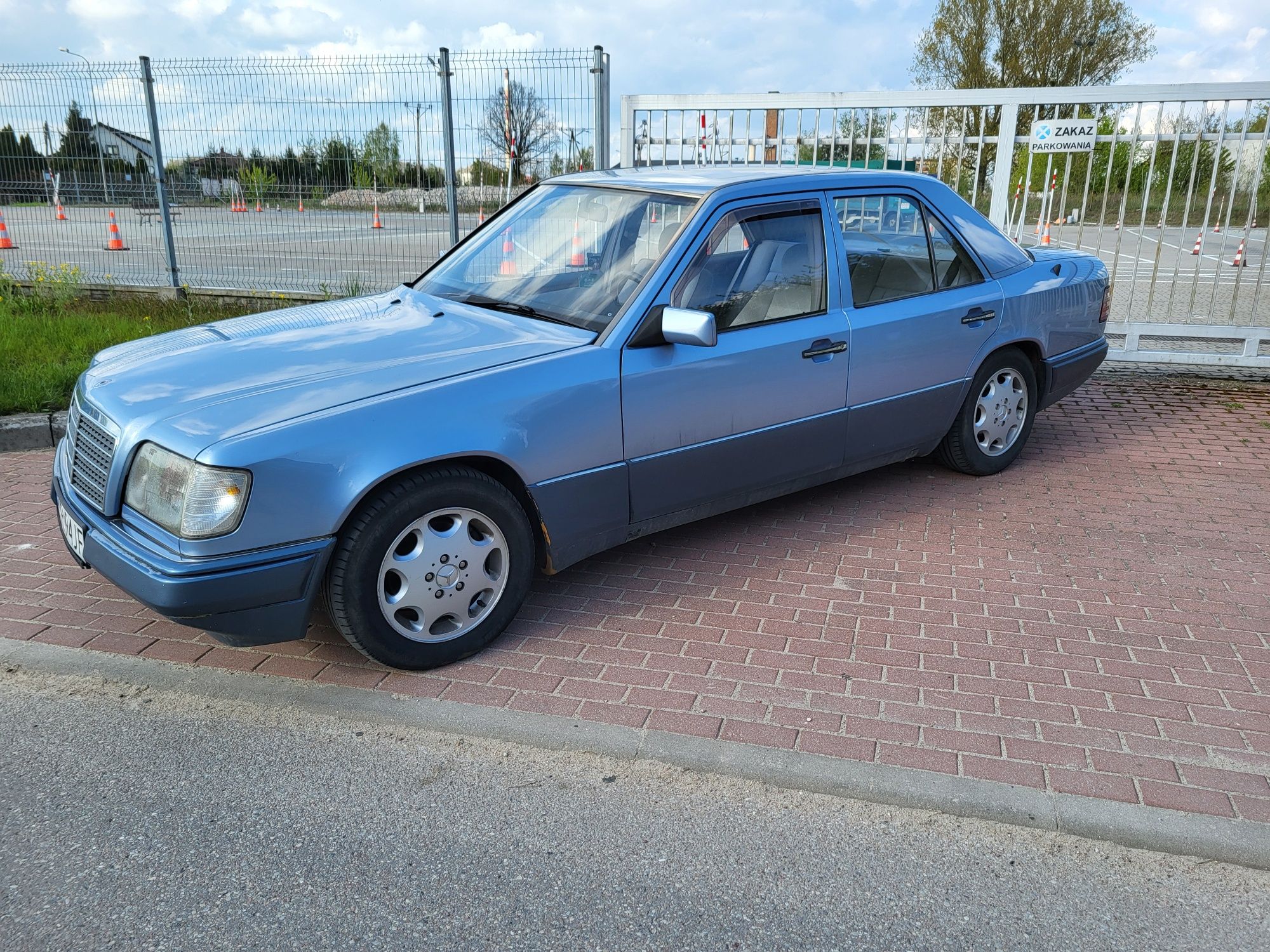 Mercedes benz E 250 Diesel. 15 w jednych rękach.