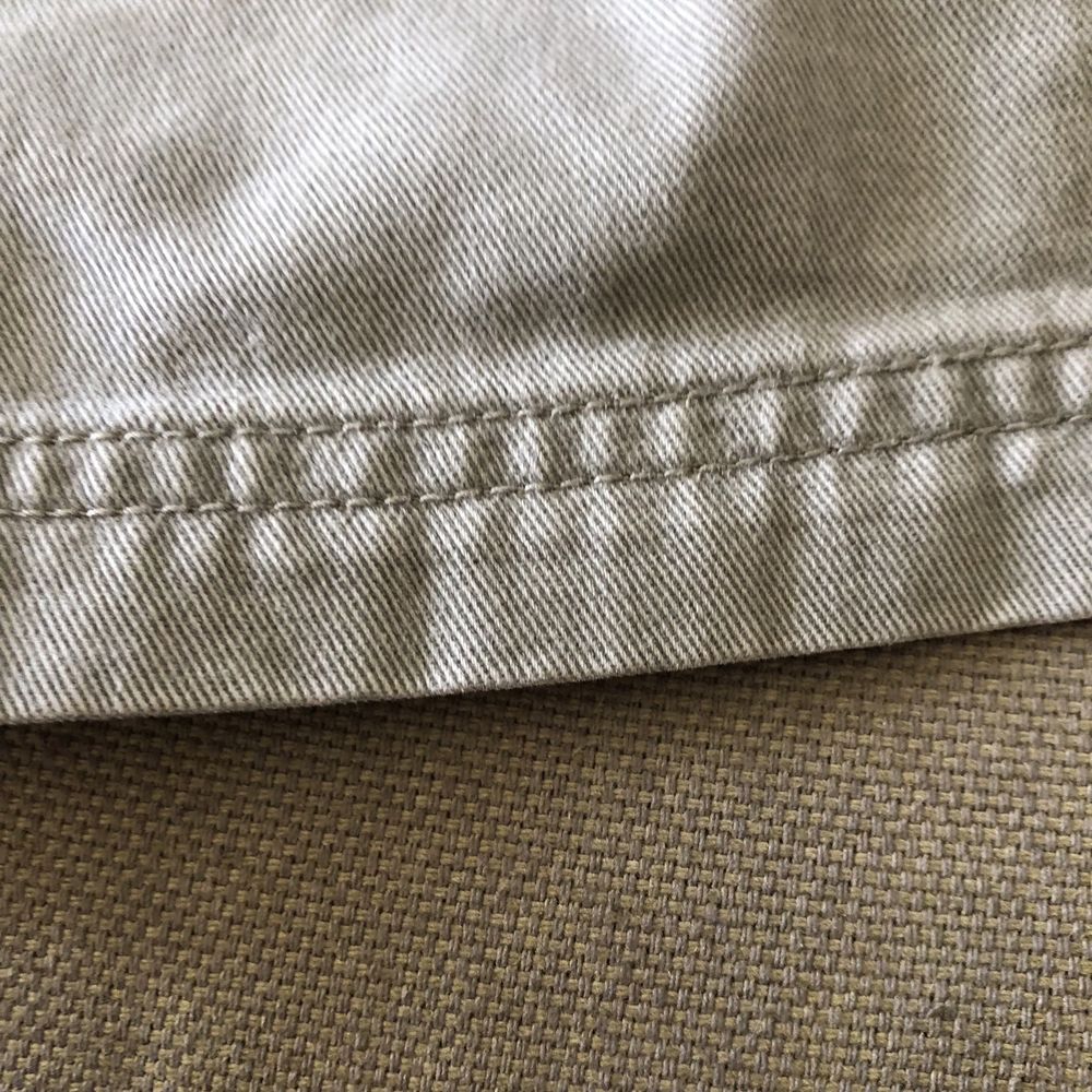 Calcões, com bolsos e atilhos
