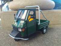 Antiga Miniatura Mota  Triciclo Piaggio Ape 50cc.
