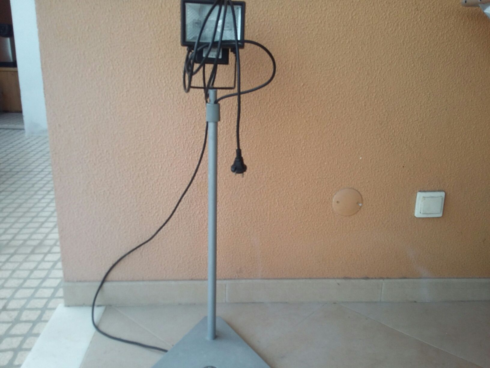 Projetor halogéneo 150 W feito a mão