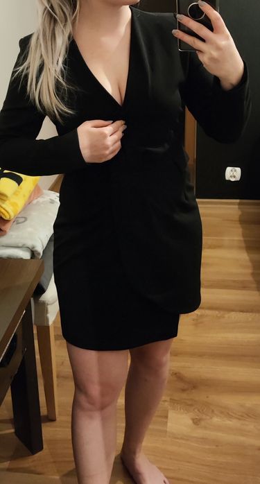 Czarna żakietowa sukienka