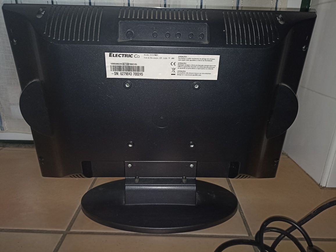 TV/PC a funcionar