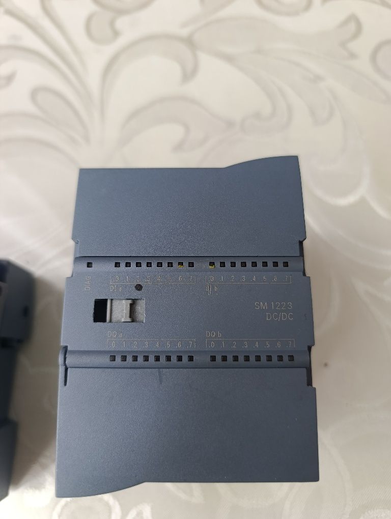 Sterownik Siemens simatic S7-1200 CPU 1214C DC/DC/DC + dwa moduły