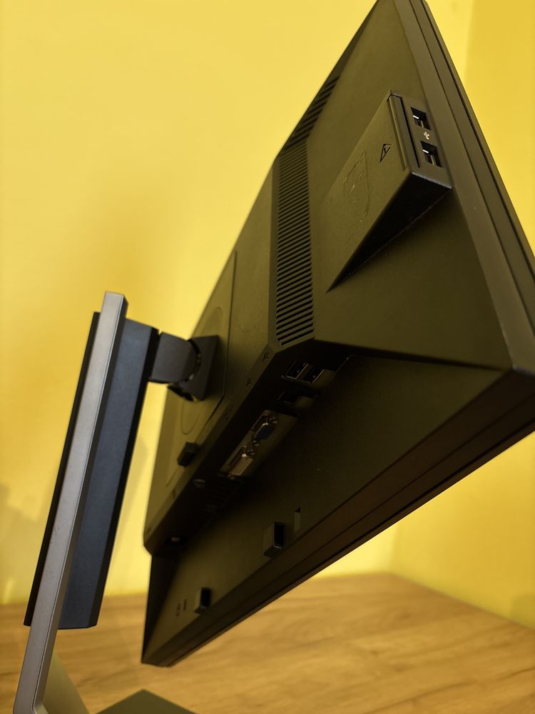 Monitor Dell obrotowy 19cali stan idealny