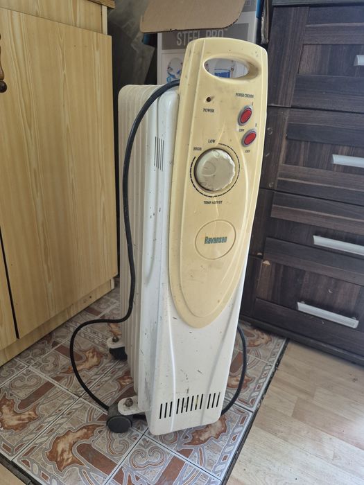 Grzejnik elektryczny żeberkowy termostatem 2000W