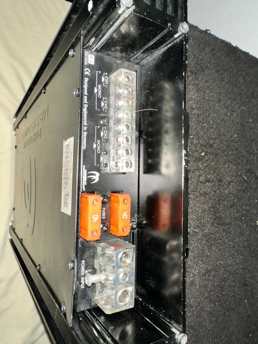 Subwoofer sony + amplificador 1700