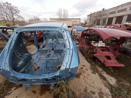 Четверть задняя правая NISSAN LEAF 11-17 781003NF0A