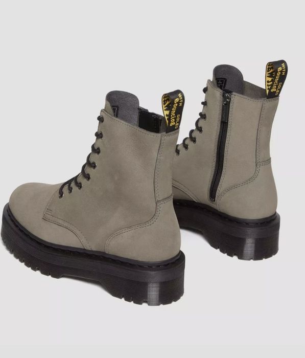 Сірі шкіряні черевики Dr. Martens Jadon Milled Nubuck Platform 4UK