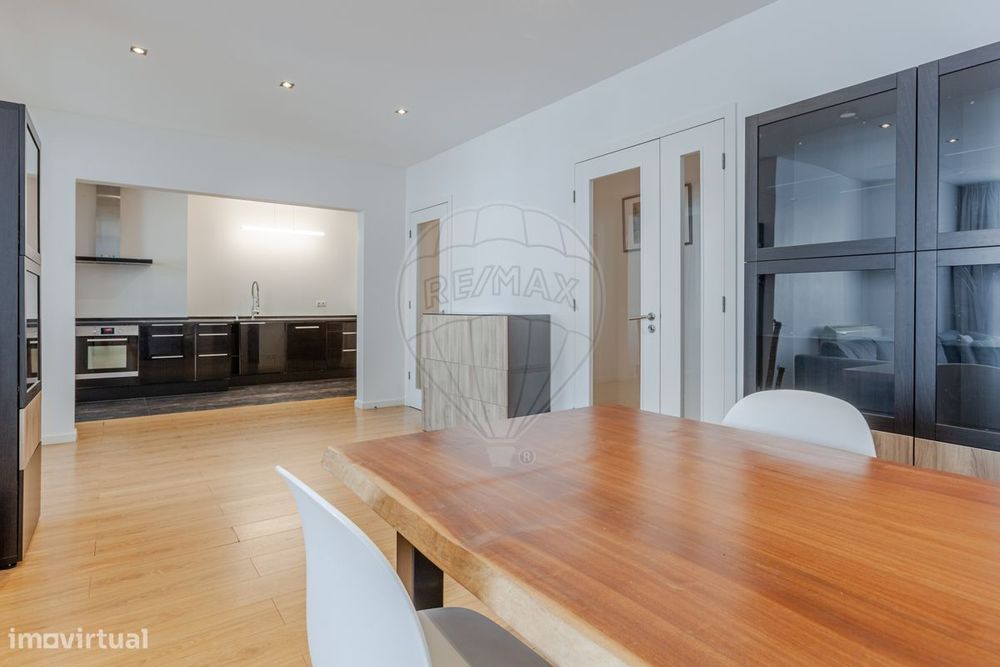 Apartamento T4 para arrendamento