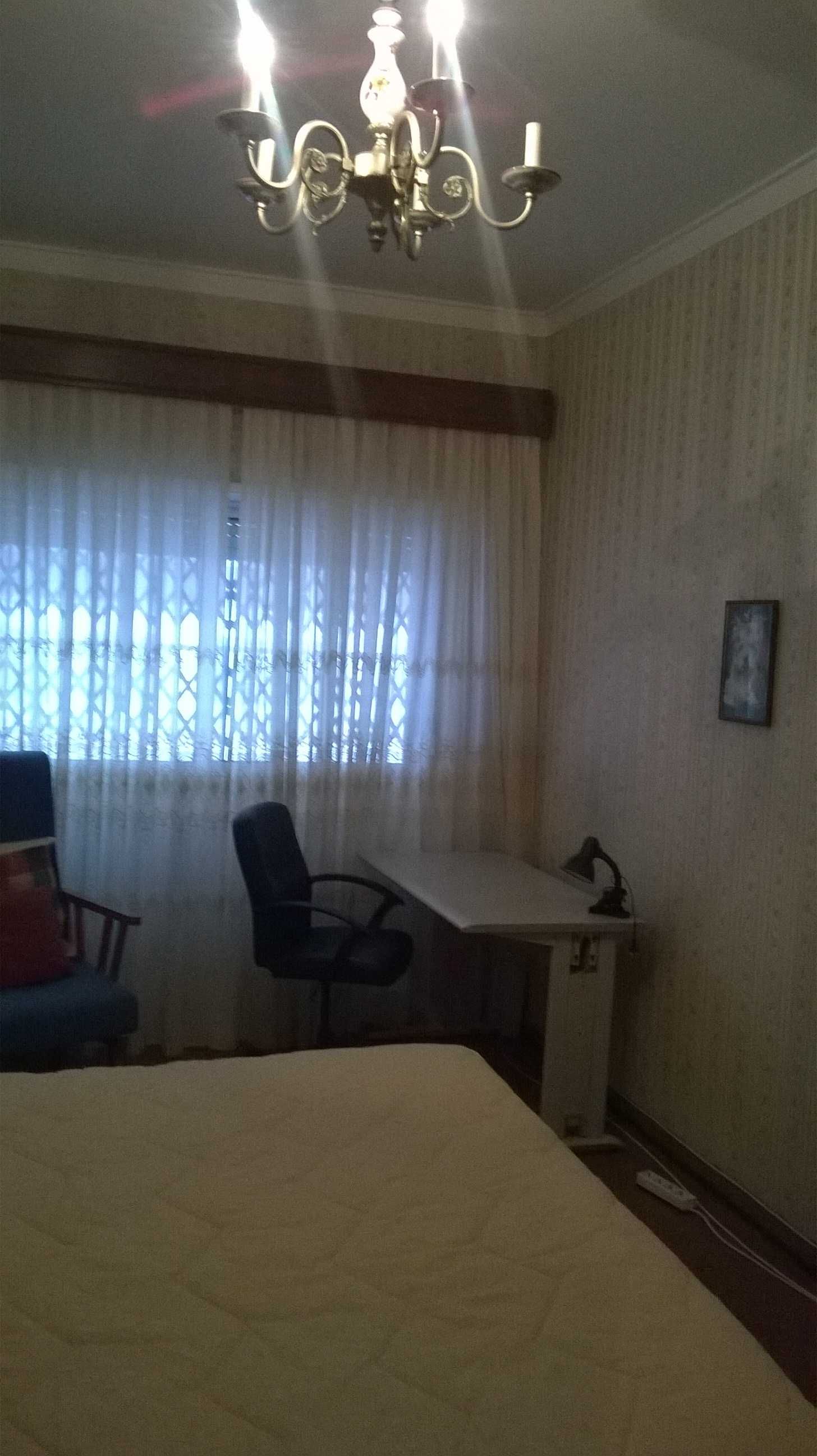 Quarto só: estudante (menina) ou professora Metro Pontinha – Lisboa