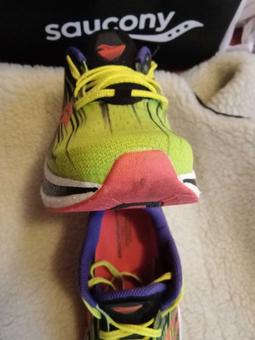 Оригінальні бігові кросівки Saucony