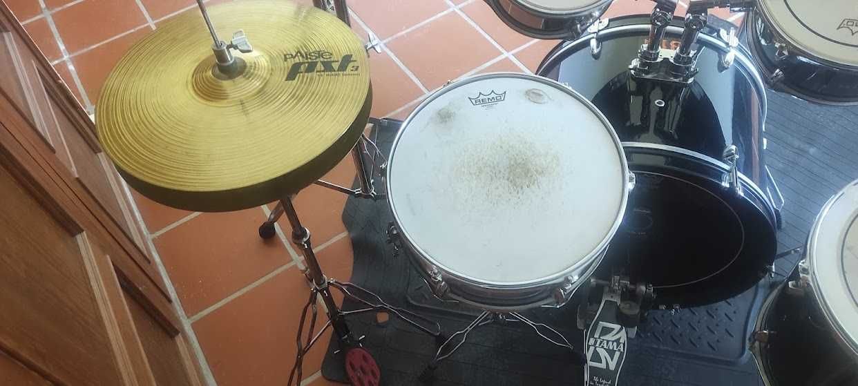 Bateria Acústica, Suportes e Pratos