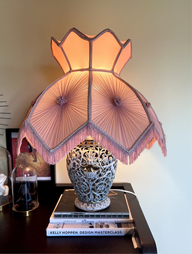 Lampa stojąca włoska porcelana ażurowa amorek anioł jedwab