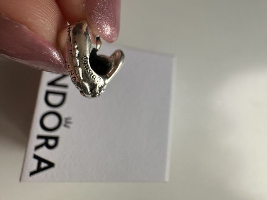 Charms Pandora kłapouchy