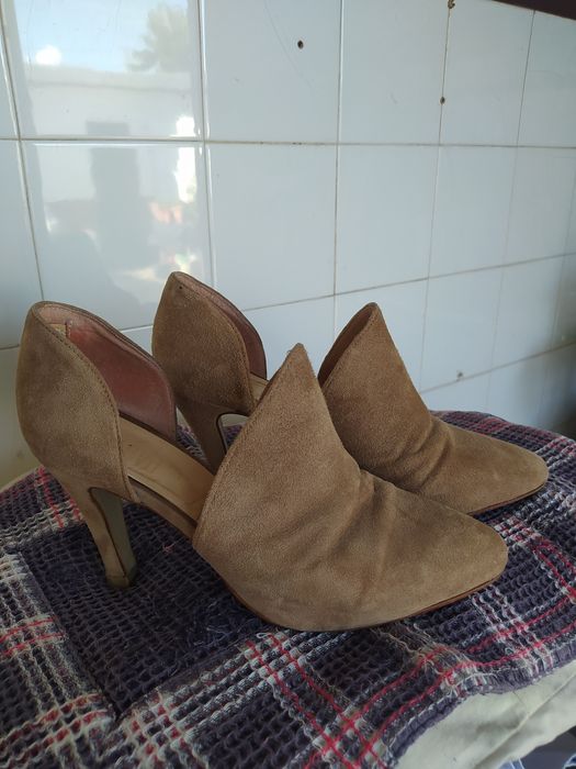 Sapato camurça bege