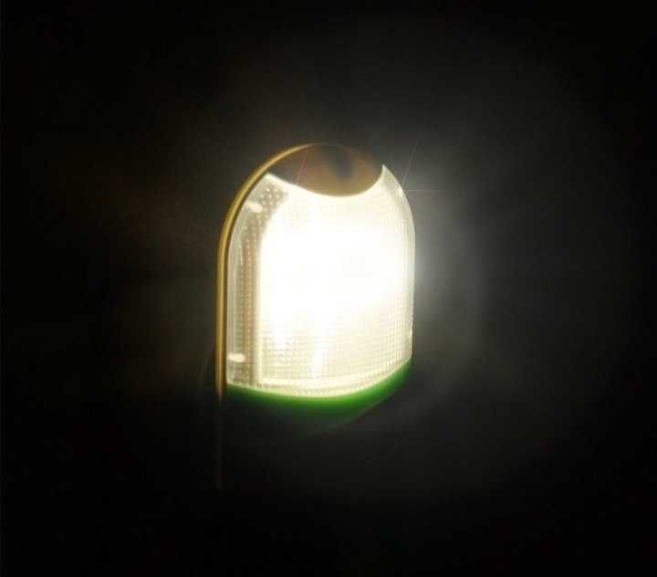 Lampka NOCNA LED do GNIAZDKA z Czujnikiem ZMIERZCHU BIAŁA Uniwersalna