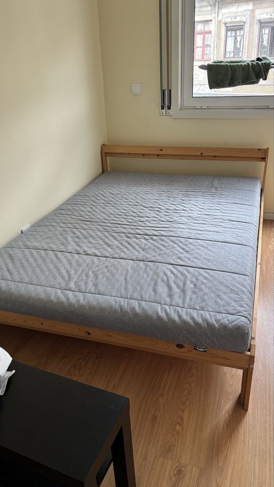 Cama casal poco uso