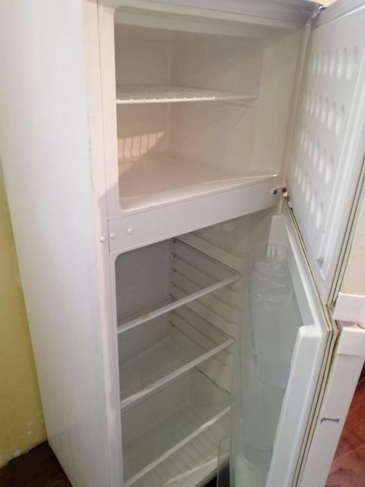 Продам не рабочий холодильник