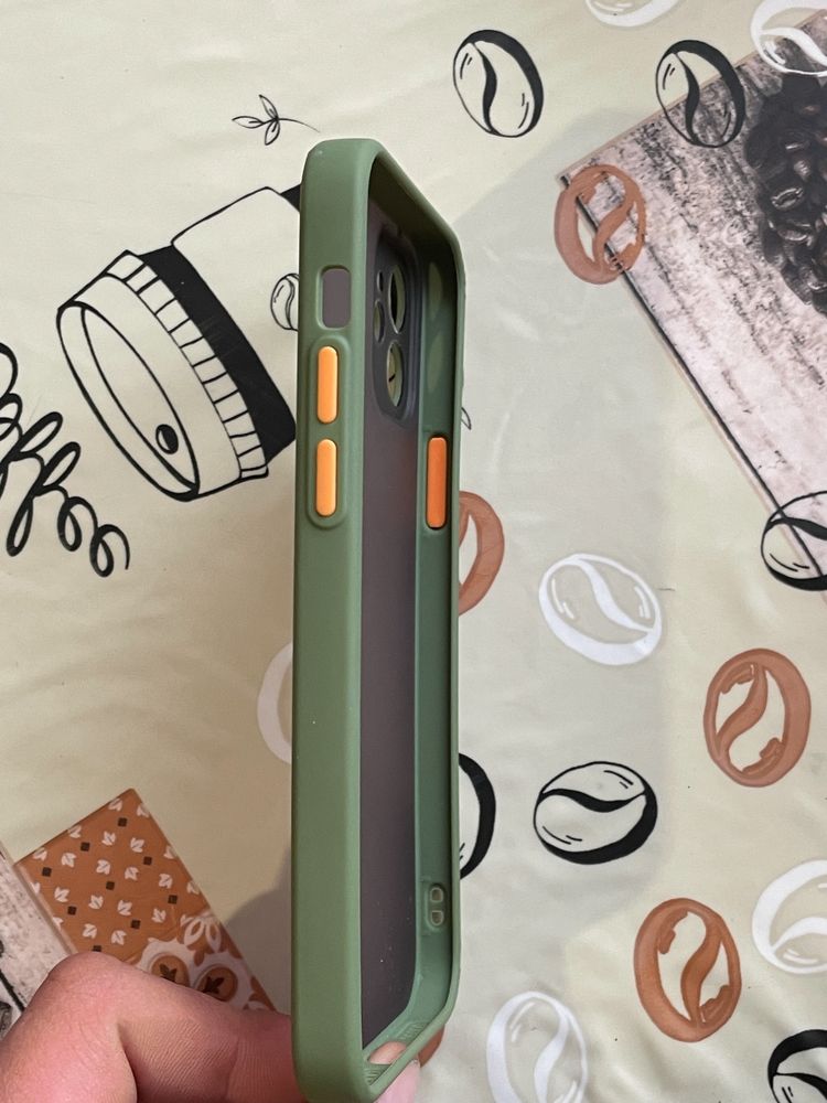 Чохол на iPhone
