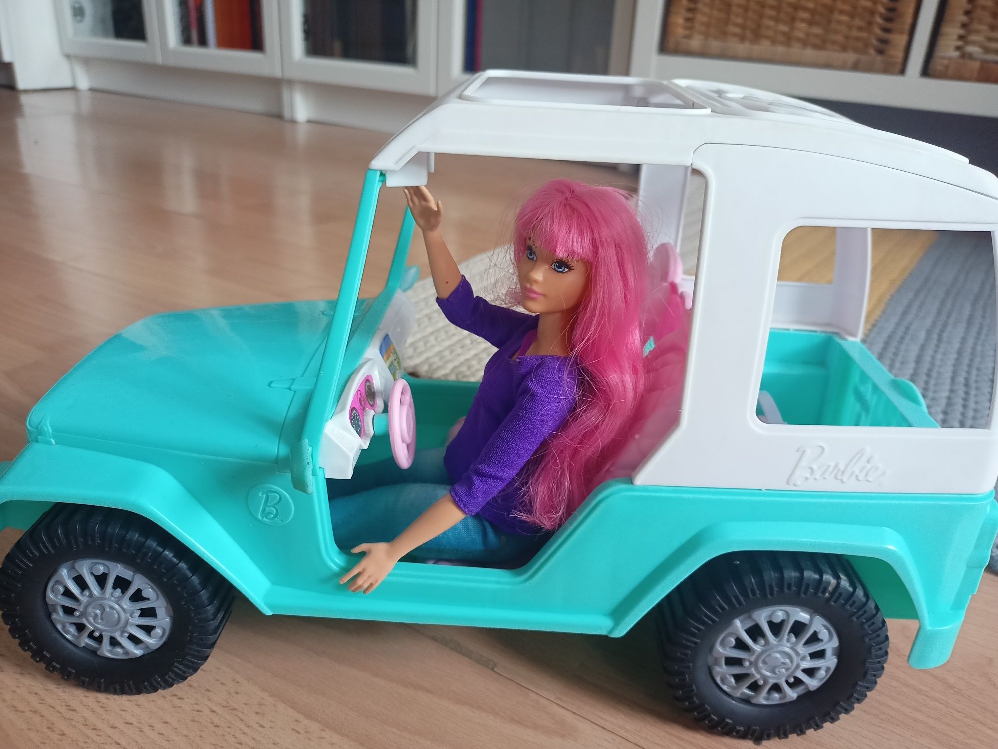 Barbie podróż samochód auto Jeep z lalką Daisy plus akcesoria