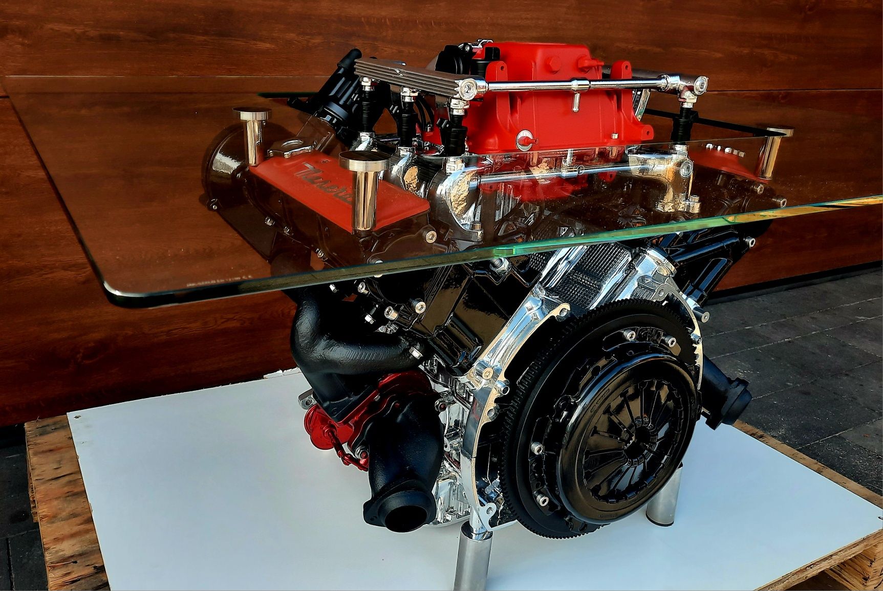 Stolik z silnika Maserati V6 Biturbo Stolik kawowy