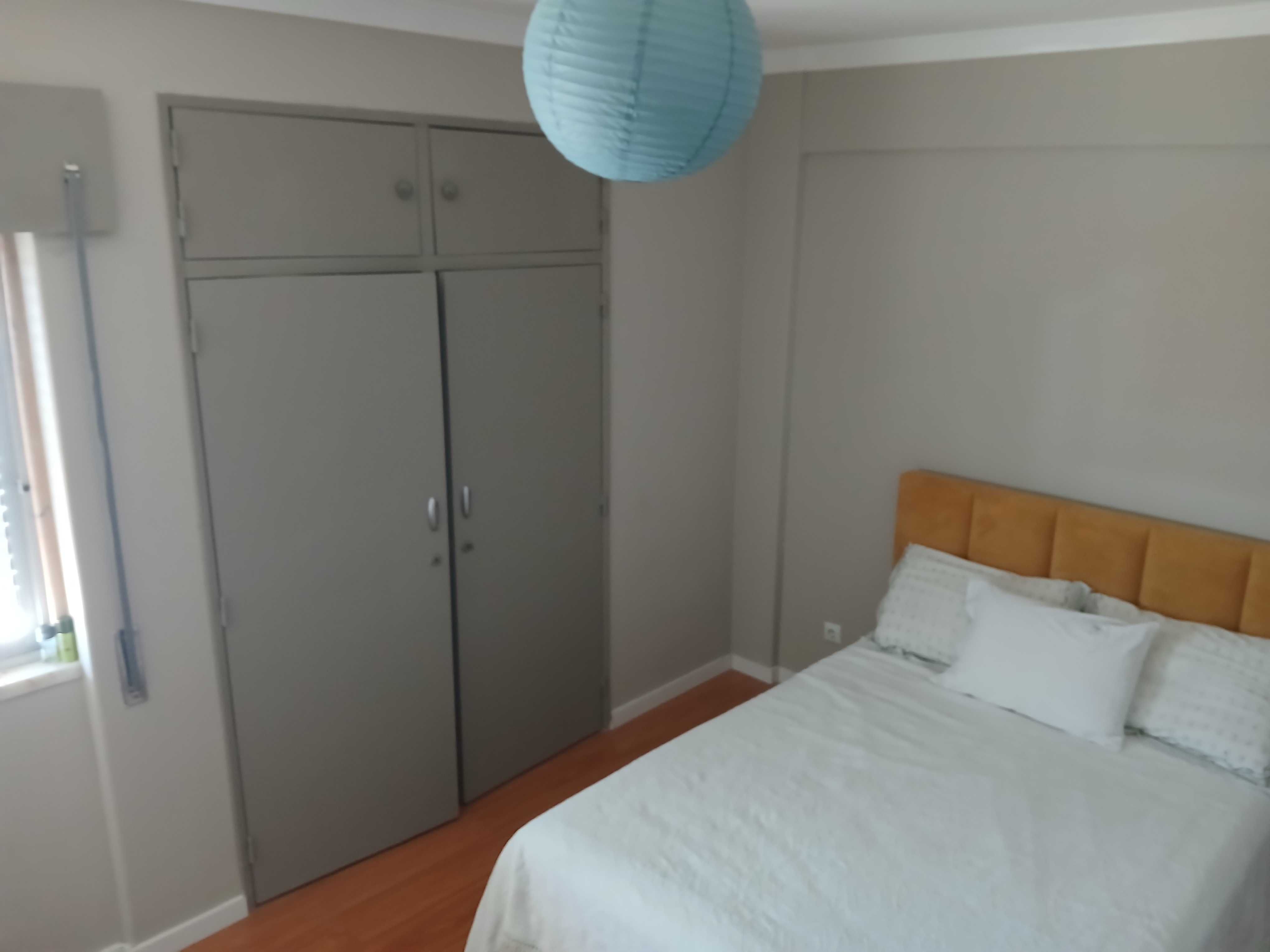 Alugo quarto em arroja