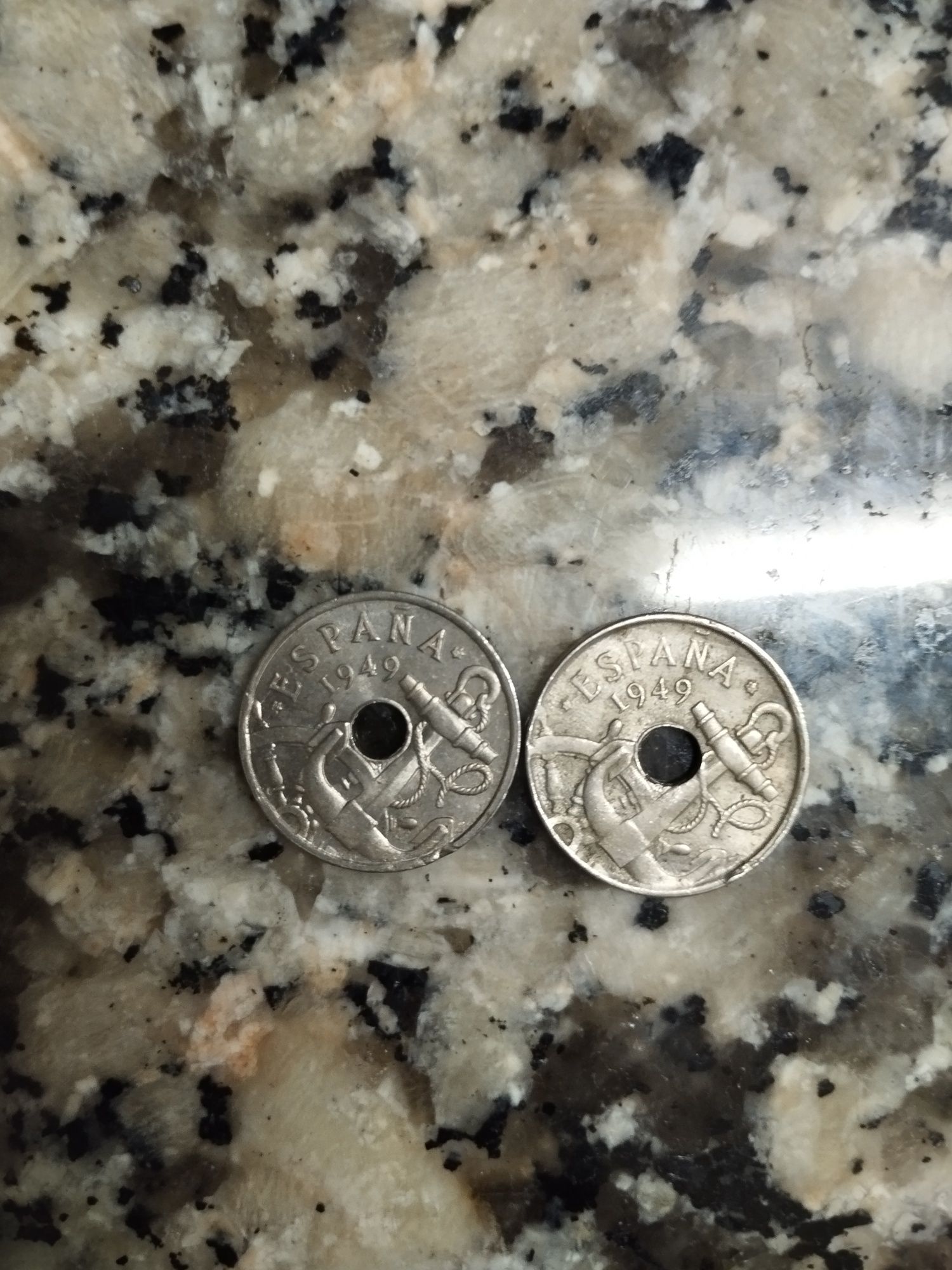 Vendo moedas antigas muito raras